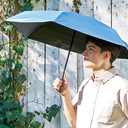 男性の日傘は恥ずかしい？気持ち悪い？男性も日傘を使うべき理由とおすすめのメンズ日傘